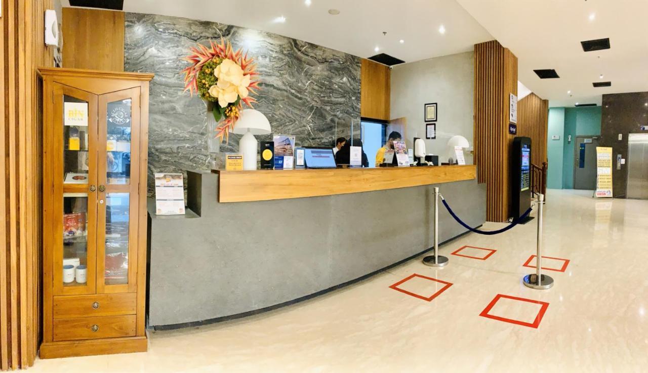 Kyriad Hotel Muraya Aceh Banda Aceh Exteriör bild